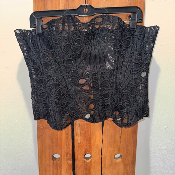 Pretty Little Thing Textured Sheer Floral Lace Corset - Picture 10 of 10